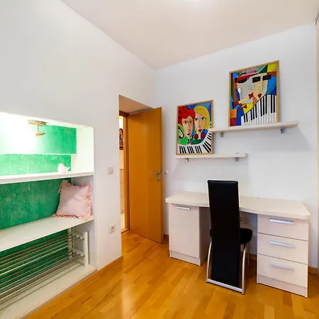 Apartment Happy In Center 10 Min Walk From Bacvice Split