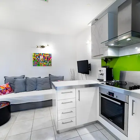 Happy In Center 10 Min Walk From Bacvice Apartman