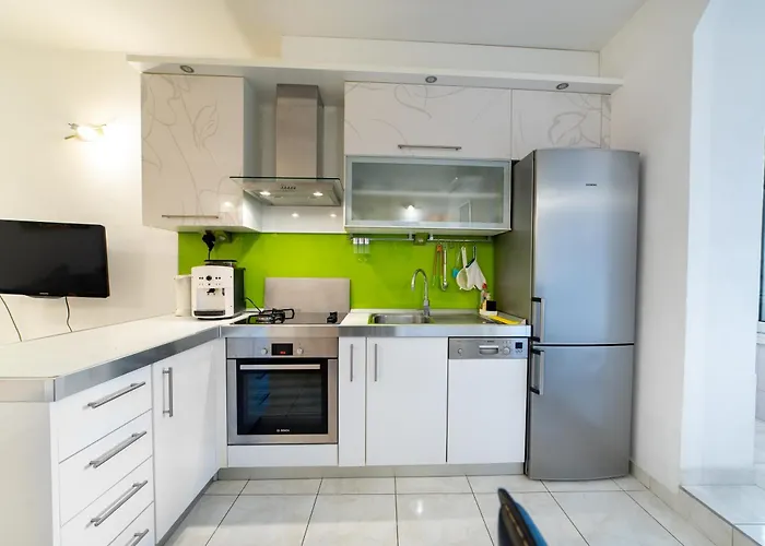 Happy In Center 10 Min Walk From Bacvice 아파트 *