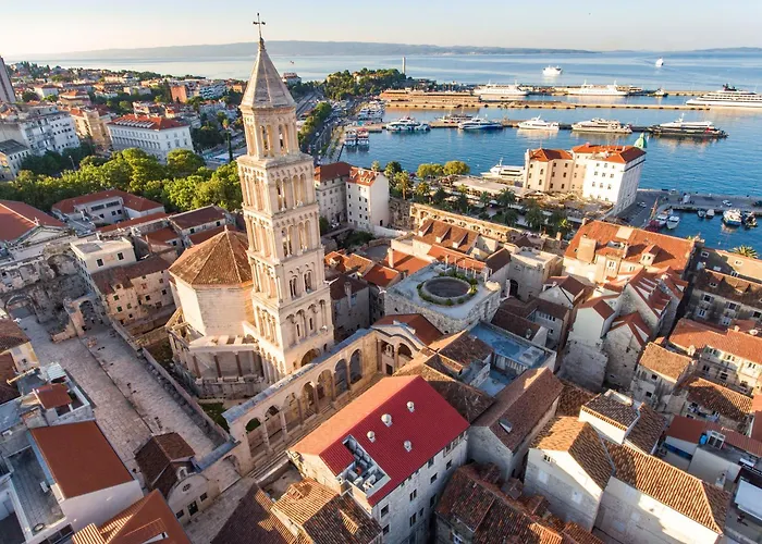 Happy In Center 10 Min Walk From Bacvice 아파트 스플리트