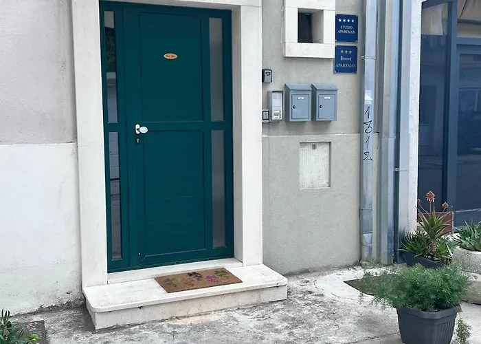 Happy In Center 10 Min Walk From Bacvice