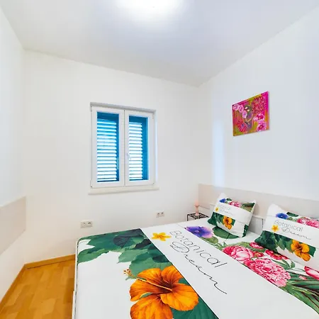 Happy In Center 10 Min Walk From Bacvice 스플리트