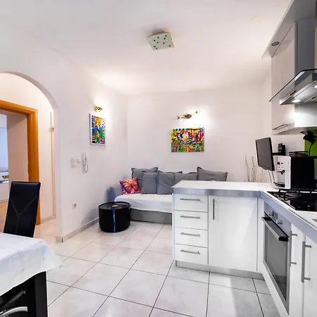 Apartment Happy In Center 10 Min Walk From Bacvice