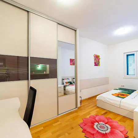 Happy In Center 10 Min Walk From Bacvice 스플리트