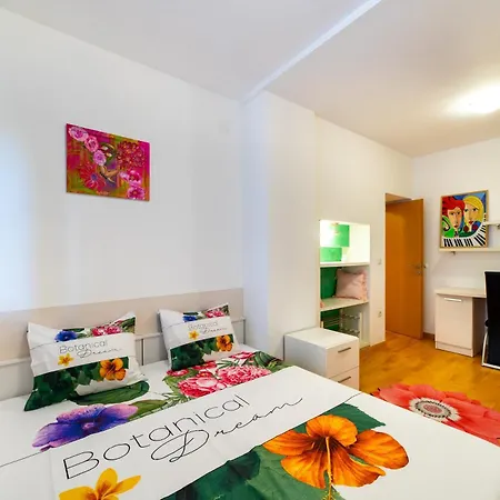 Apartment Happy In Center 10 Min Walk From Bacvice *