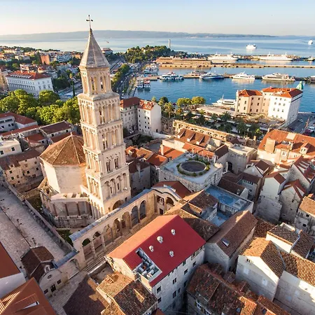 Happy In Center 10 Min Walk From Bacvice 아파트 스플리트