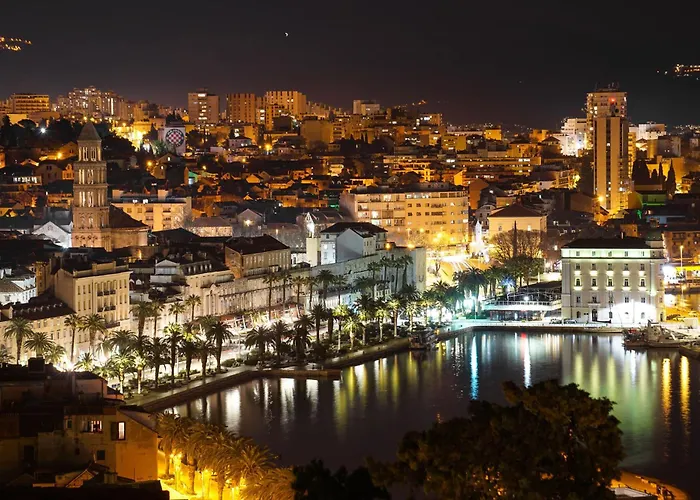 Happy In Center 10 Min Walk From Bacvice Apartamento